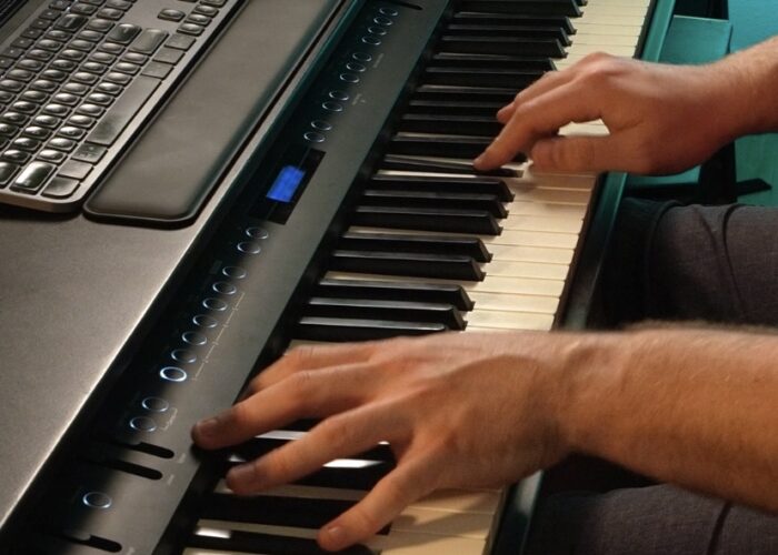 Michael Evan Moore playing a piano cover of Africa by Toto Michael Evan Moore playing a piano cover of Africa by Toto